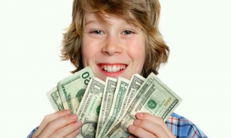 Cara Mengenalkan Uang Pada Anak