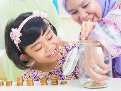 Cara Mengenalkan Uang Pada Anak.2