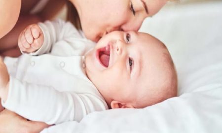 Mitos Yang Gak Boleh Kamu Percaya Saat Mengasuh Bayi