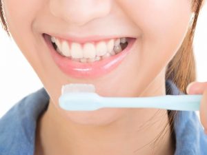 Cara Mudah Mencegah Munculnya Karang Gigi