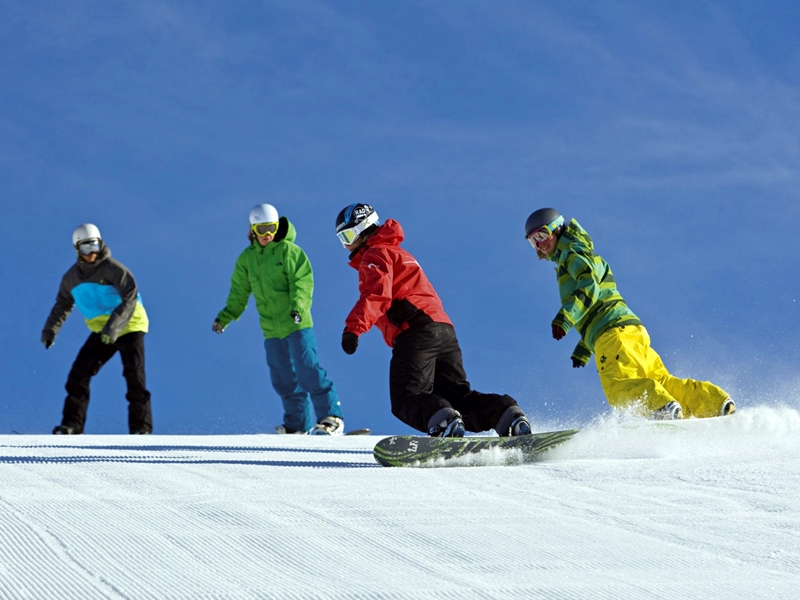 Melirik Olahraga Esktrim Snowboarding
