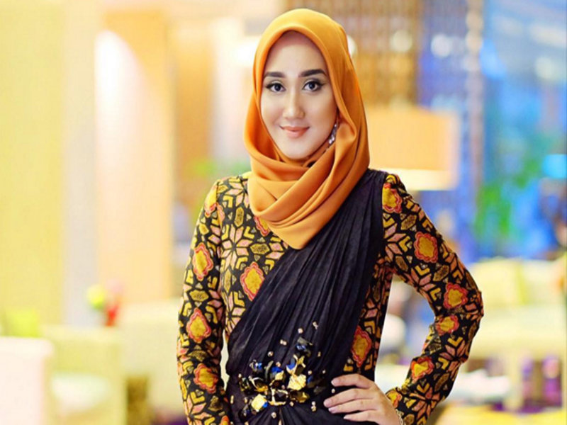 3 Ciri Khas Fashion Muslim Dian Pelangi