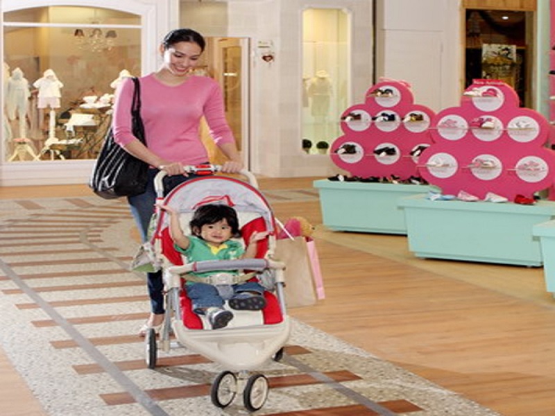 Bayi Rewel Saat Jalan-jalan ke Mall Ini Alasannya
