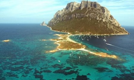 Traveling Seru Di Kerajaan Terkecil Dunia Pulau Tavolara1